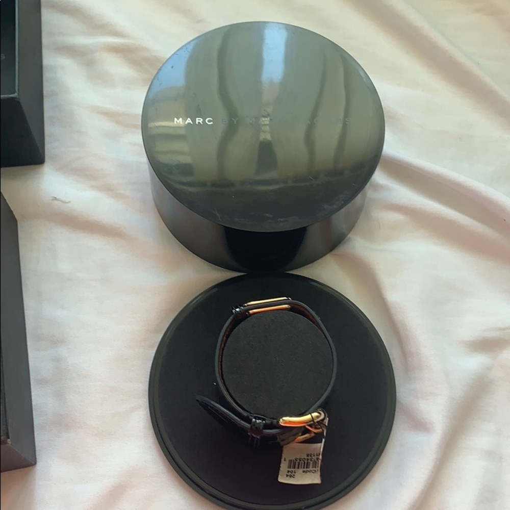 Marc Jacobs Watch - Picture 4 of 6